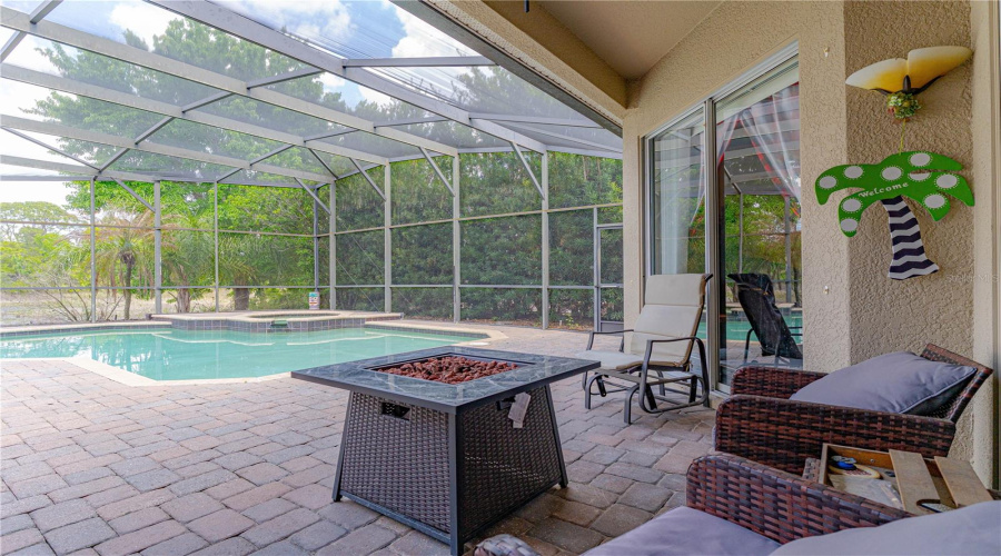 Covered deck space for tables and chairs