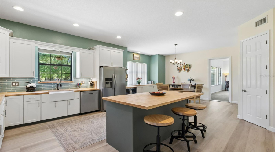 KISSIMMEE, Florida 34747, 4 Bedrooms Bedrooms, ,3 BathroomsBathrooms,Residential,For Sale,NATURES HAMMOCK,0,MFRS5145910