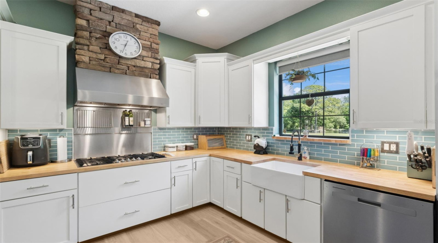 KISSIMMEE, Florida 34747, 4 Bedrooms Bedrooms, ,3 BathroomsBathrooms,Residential,For Sale,NATURES HAMMOCK,0,MFRS5145910