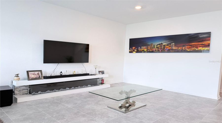 DAVENPORT, Florida 33896, 3 Bedrooms Bedrooms, ,2 BathroomsBathrooms,Residential,For Sale,BOGEY,0,MFRS5146574