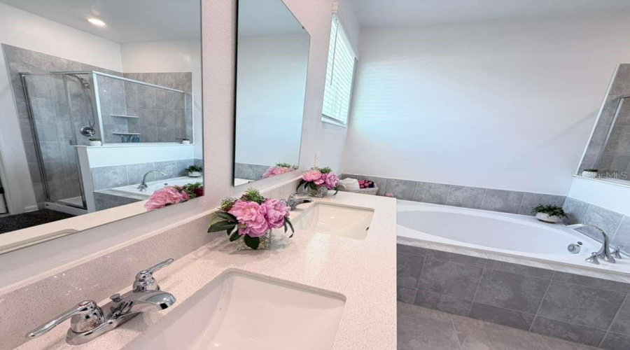 DAVENPORT, Florida 33896, 3 Bedrooms Bedrooms, ,2 BathroomsBathrooms,Residential,For Sale,BOGEY,0,MFRS5146574