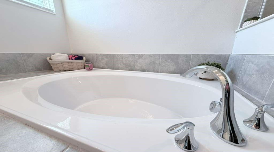 DAVENPORT, Florida 33896, 3 Bedrooms Bedrooms, ,2 BathroomsBathrooms,Residential,For Sale,BOGEY,0,MFRS5146574