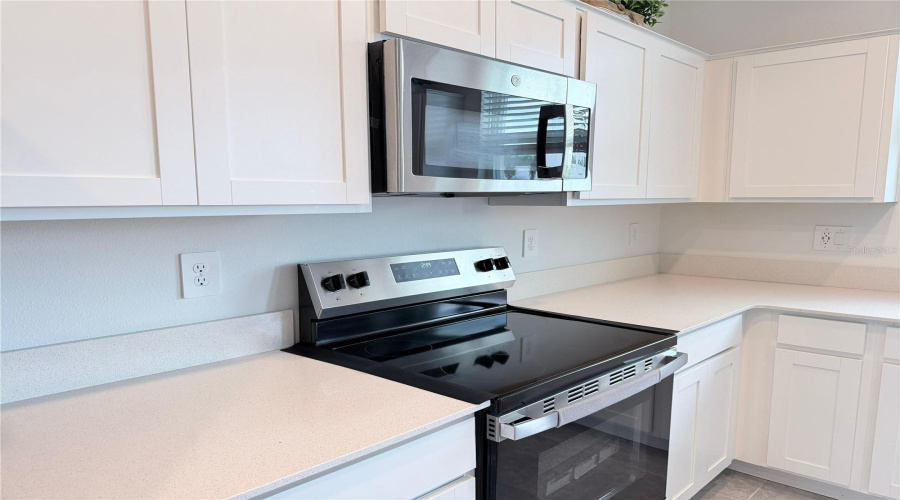 DAVENPORT, Florida 33896, 3 Bedrooms Bedrooms, ,2 BathroomsBathrooms,Residential,For Sale,BOGEY,0,MFRS5146574