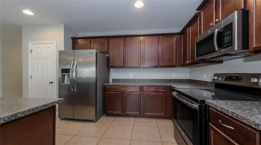 DAVENPORT, Florida 33837, 3 Bedrooms Bedrooms, ,2 BathroomsBathrooms,Residential,For Sale,VITORIA,0,MFRC7523978