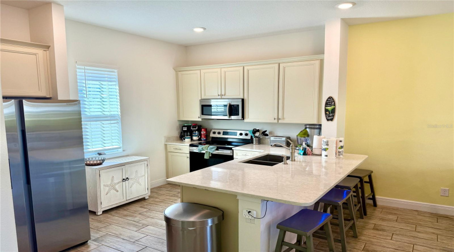 KISSIMMEE, Florida 34747, 4 Bedrooms Bedrooms, ,4 BathroomsBathrooms,Residential,For Sale,KNEE DEEP,0,MFRO6393521