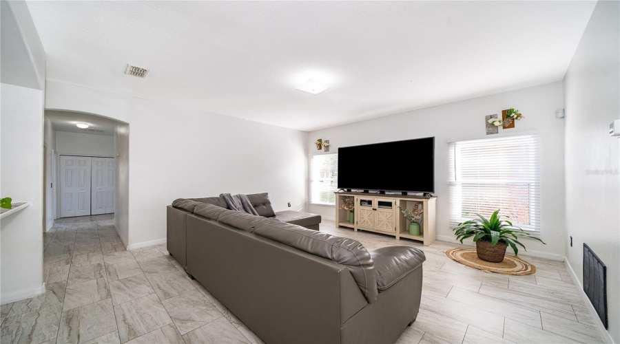 KISSIMMEE, Florida 34746, 4 Bedrooms Bedrooms, ,2 BathroomsBathrooms,Residential,For Sale,WESTVIEW,0,MFRS5146622