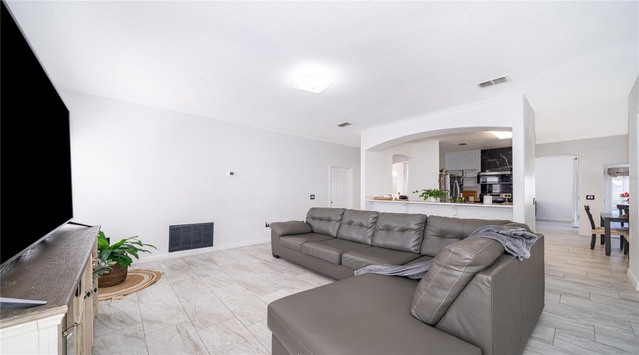 KISSIMMEE, Florida 34746, 4 Bedrooms Bedrooms, ,2 BathroomsBathrooms,Residential,For Sale,WESTVIEW,0,MFRS5146622