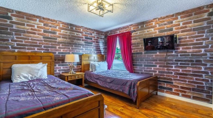 KISSIMMEE, Florida 34747, 7 Bedrooms Bedrooms, ,4 BathroomsBathrooms,Residential,For Sale,SUNRISE KEY,0,MFRO6388410