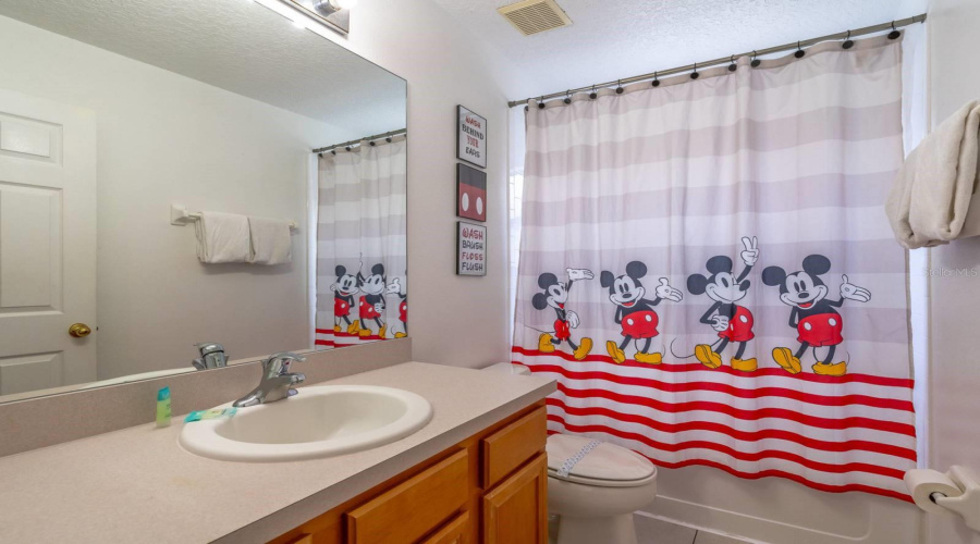 KISSIMMEE, Florida 34747, 7 Bedrooms Bedrooms, ,4 BathroomsBathrooms,Residential,For Sale,SUNRISE KEY,0,MFRO6388410