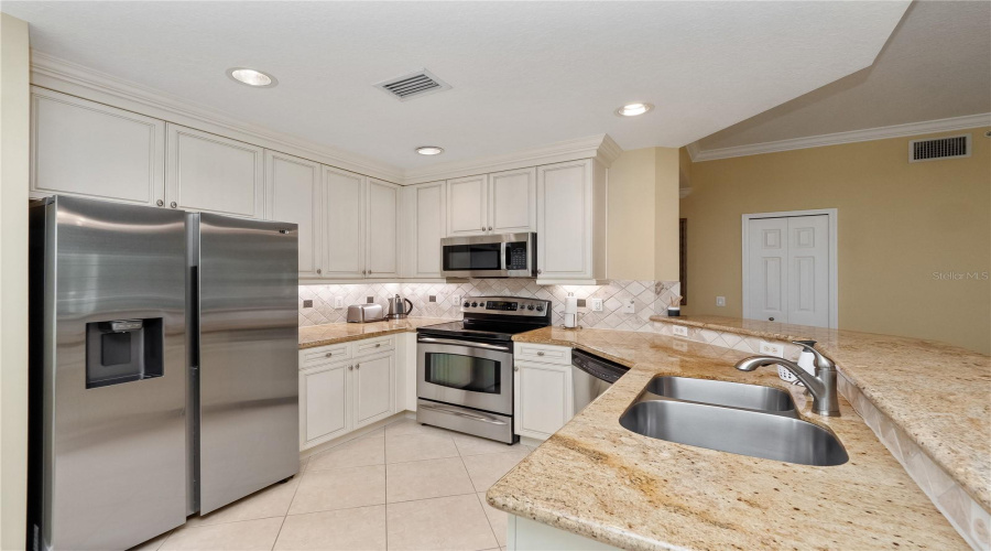 REUNION, Florida 34747, 3 Bedrooms Bedrooms, ,2 BathroomsBathrooms,Residential,For Sale,MOURNING DOVE,0,MFRO6393179