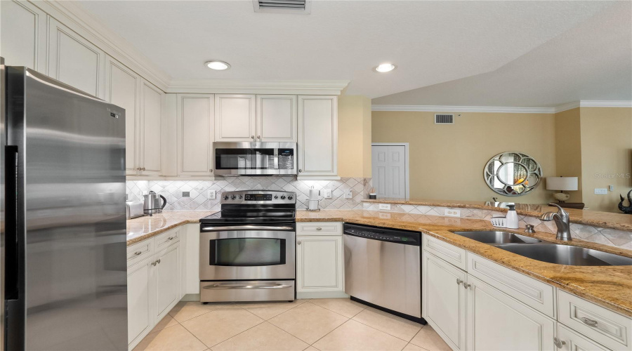 REUNION, Florida 34747, 3 Bedrooms Bedrooms, ,2 BathroomsBathrooms,Residential,For Sale,MOURNING DOVE,0,MFRO6393179