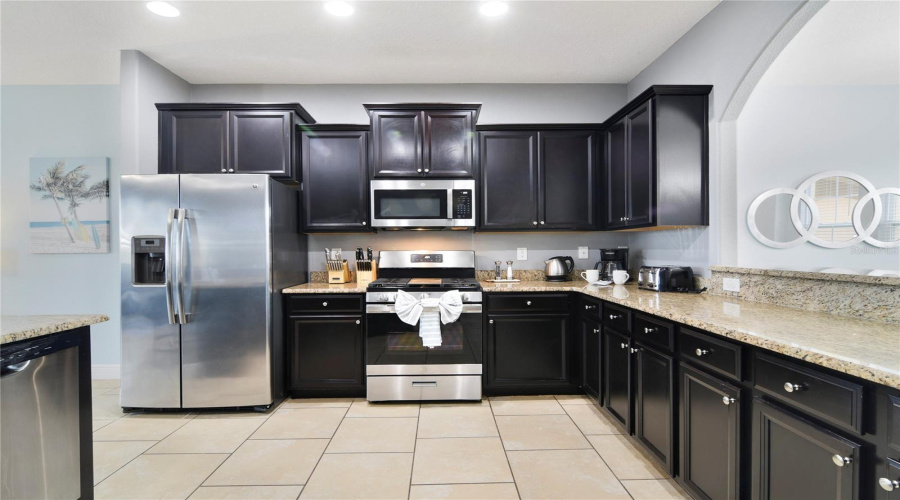 DAVENPORT, Florida 33837, 6 Bedrooms Bedrooms, ,5 BathroomsBathrooms,Residential,For Sale,OAKTREE,0,MFRO6393813