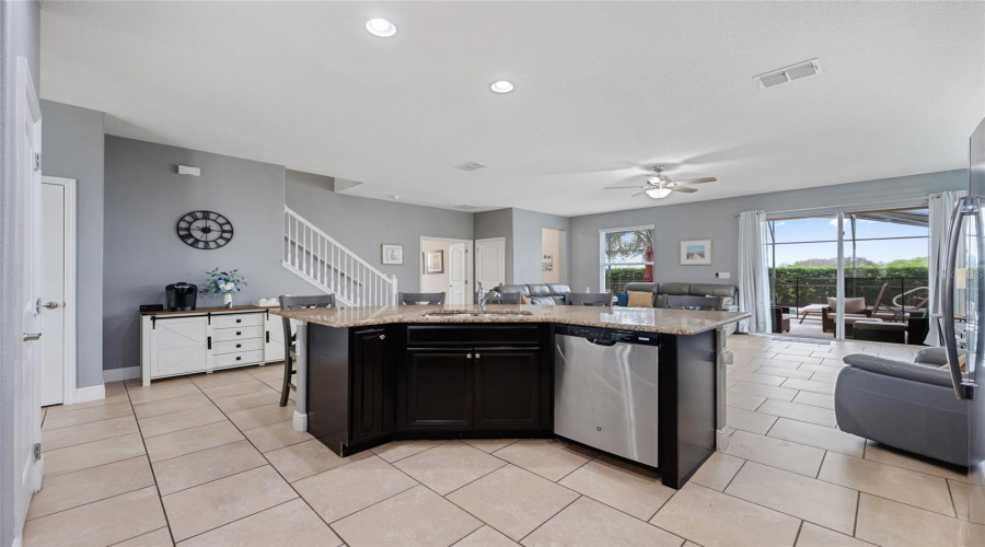 DAVENPORT, Florida 33837, 6 Bedrooms Bedrooms, ,5 BathroomsBathrooms,Residential,For Sale,OAKTREE,0,MFRO6393813