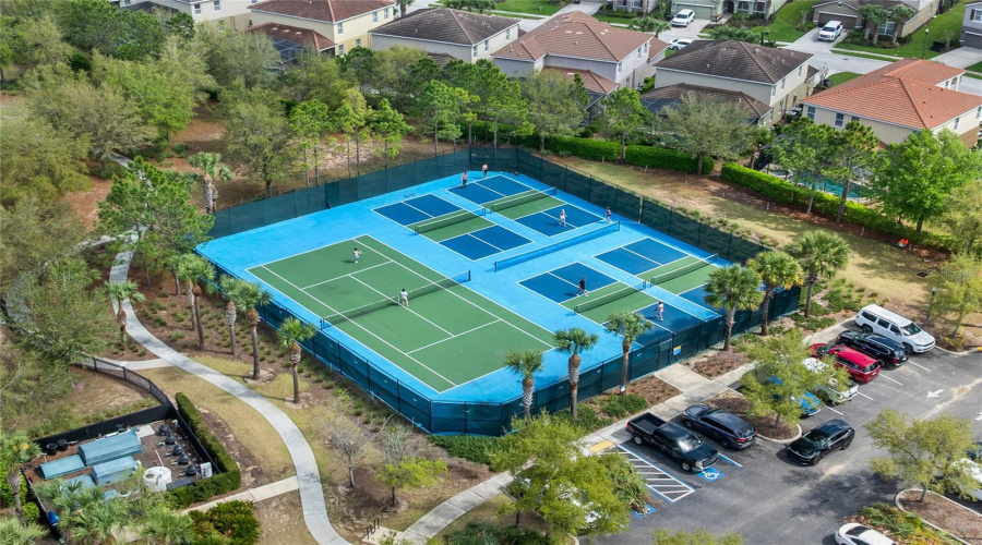 DAVENPORT, Florida 33837, 6 Bedrooms Bedrooms, ,5 BathroomsBathrooms,Residential,For Sale,OAKTREE,0,MFRO6393813