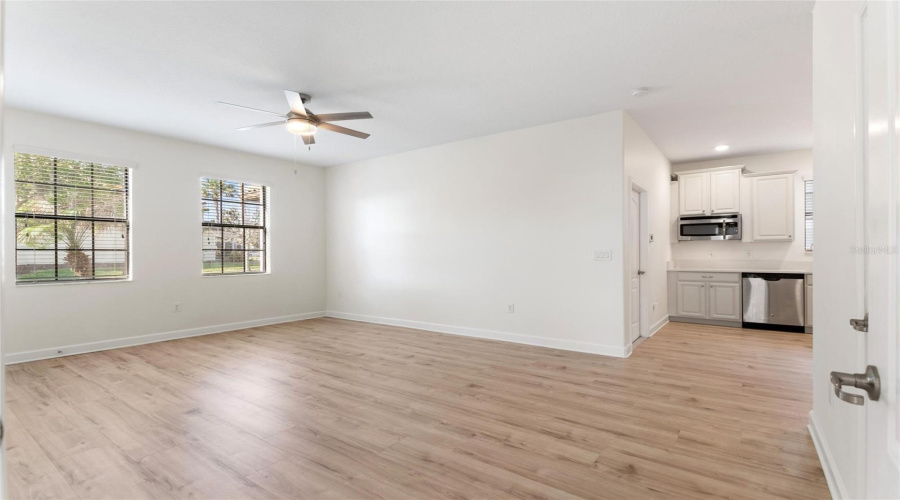 DAVENPORT, Florida 33896, 6 Bedrooms Bedrooms, ,4 BathroomsBathrooms,Residential,For Sale,PALMETTO DUNES,0,MFRS5146694