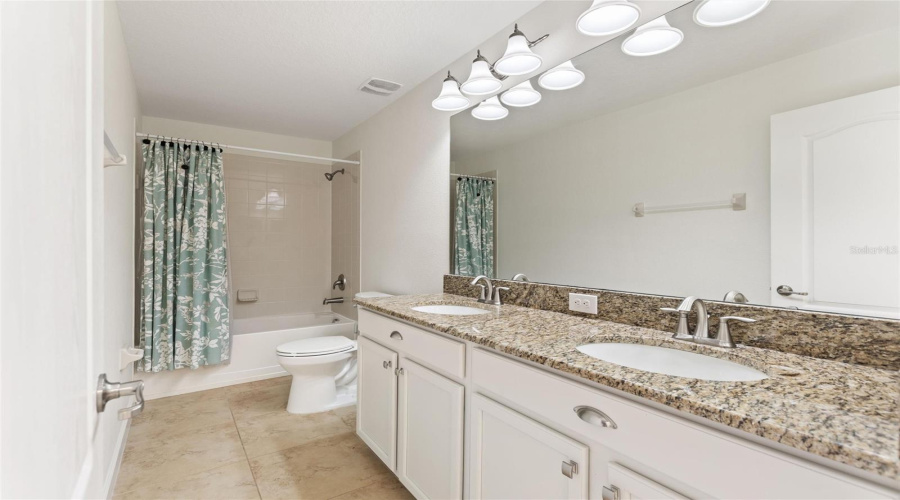 DAVENPORT, Florida 33896, 6 Bedrooms Bedrooms, ,4 BathroomsBathrooms,Residential,For Sale,PALMETTO DUNES,0,MFRS5146694