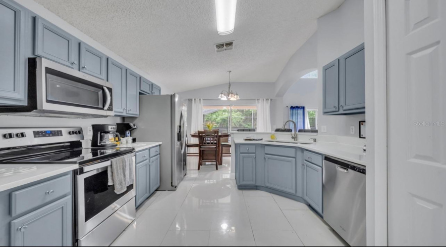 KISSIMMEE, Florida 34746, 5 Bedrooms Bedrooms, ,3 BathroomsBathrooms,Residential,For Sale,MADIERA BEACH,0,MFRO6394444