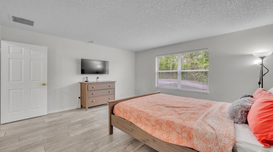 KISSIMMEE, Florida 34746, 5 Bedrooms Bedrooms, ,3 BathroomsBathrooms,Residential,For Sale,MADIERA BEACH,0,MFRO6394444