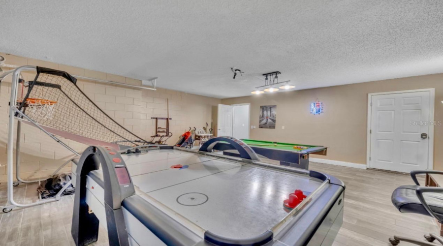 KISSIMMEE, Florida 34746, 5 Bedrooms Bedrooms, ,3 BathroomsBathrooms,Residential,For Sale,MADIERA BEACH,0,MFRO6394444