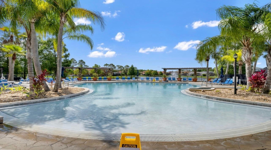 KISSIMMEE, Florida 34746, 5 Bedrooms Bedrooms, ,3 BathroomsBathrooms,Residential,For Sale,MADIERA BEACH,0,MFRO6394444