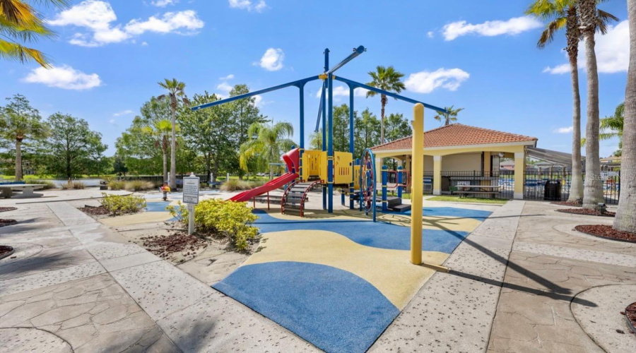 KISSIMMEE, Florida 34746, 5 Bedrooms Bedrooms, ,3 BathroomsBathrooms,Residential,For Sale,MADIERA BEACH,0,MFRO6394444