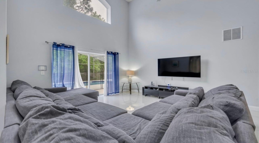 KISSIMMEE, Florida 34746, 5 Bedrooms Bedrooms, ,3 BathroomsBathrooms,Residential,For Sale,MADIERA BEACH,0,MFRO6394444