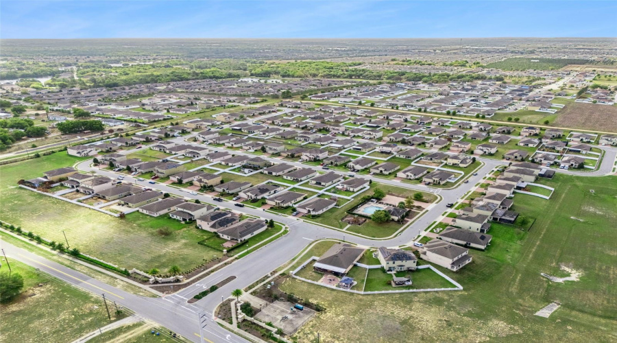 DAVENPORT, Florida 33837, 3 Bedrooms Bedrooms, ,2 BathroomsBathrooms,Residential,For Sale,PESCARA AVE,0,MFRG5110224