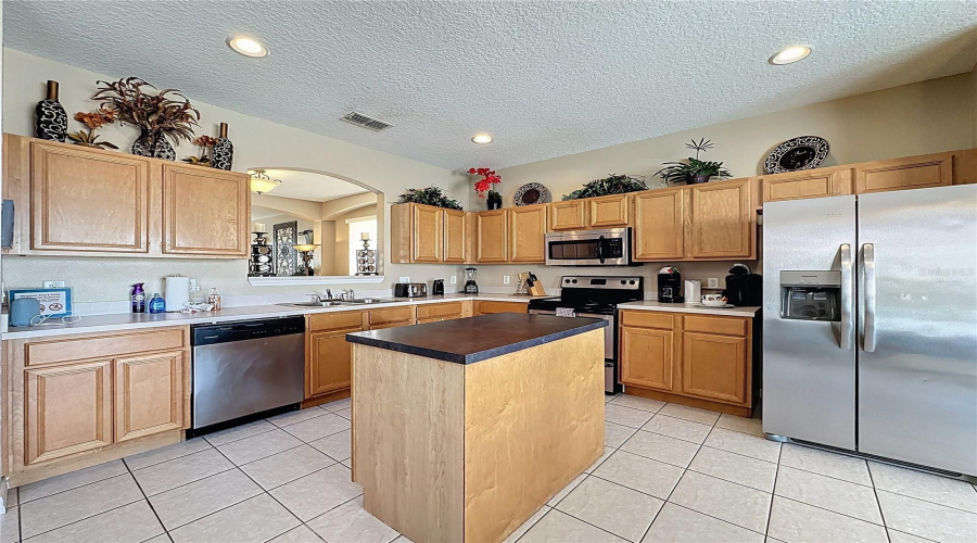 DAVENPORT, Florida 33837, 6 Bedrooms Bedrooms, ,5 BathroomsBathrooms,Residential,For Sale,ROSSO,0,MFRS5126388