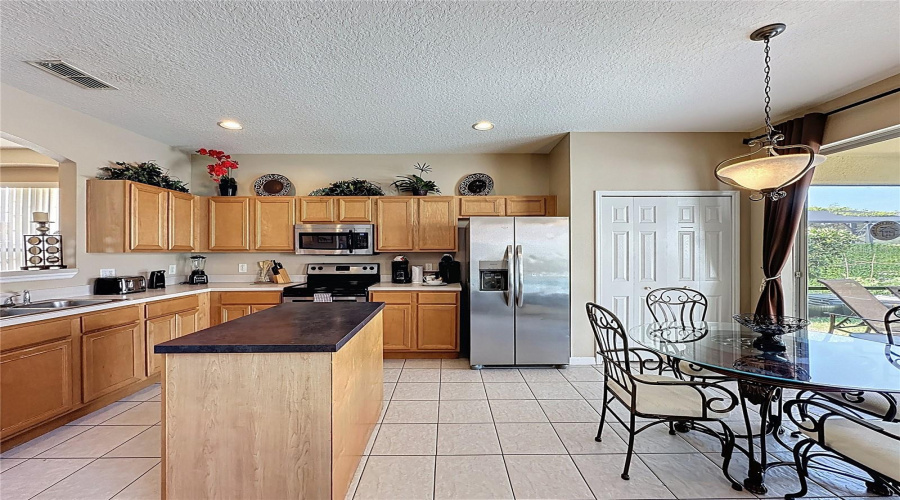 DAVENPORT, Florida 33837, 6 Bedrooms Bedrooms, ,5 BathroomsBathrooms,Residential,For Sale,ROSSO,0,MFRS5126388