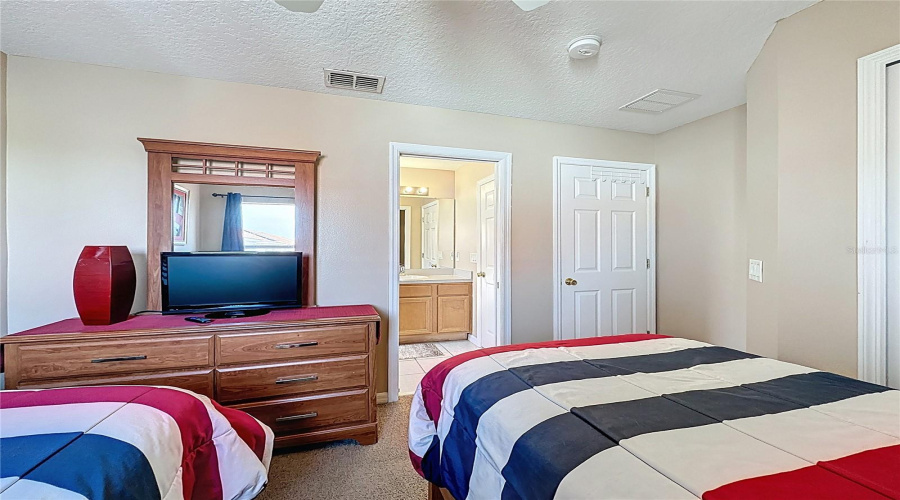 DAVENPORT, Florida 33837, 6 Bedrooms Bedrooms, ,5 BathroomsBathrooms,Residential,For Sale,ROSSO,0,MFRS5126388