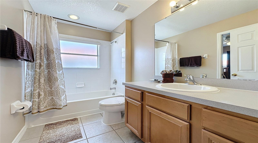 DAVENPORT, Florida 33837, 6 Bedrooms Bedrooms, ,5 BathroomsBathrooms,Residential,For Sale,ROSSO,0,MFRS5126388