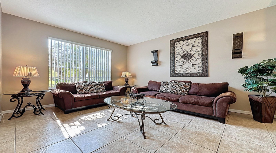 DAVENPORT, Florida 33837, 6 Bedrooms Bedrooms, ,5 BathroomsBathrooms,Residential,For Sale,ROSSO,0,MFRS5126388