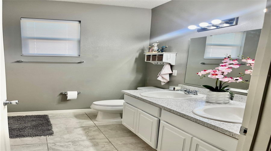 KISSIMMEE, Florida 34746, 4 Bedrooms Bedrooms, ,2 BathroomsBathrooms,Residential,For Sale,BOATING,0,MFRS5146545