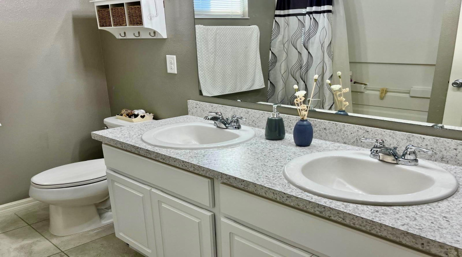 KISSIMMEE, Florida 34746, 4 Bedrooms Bedrooms, ,2 BathroomsBathrooms,Residential,For Sale,BOATING,0,MFRS5146545