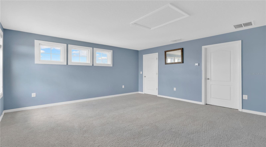 DAVENPORT, Florida 33837, 5 Bedrooms Bedrooms, ,3 BathroomsBathrooms,Residential,For Sale,WHIRLAWAY,0,MFRO6393311