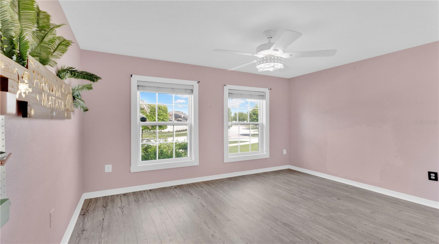 DAVENPORT, Florida 33837, 5 Bedrooms Bedrooms, ,3 BathroomsBathrooms,Residential,For Sale,WHIRLAWAY,0,MFRO6393311