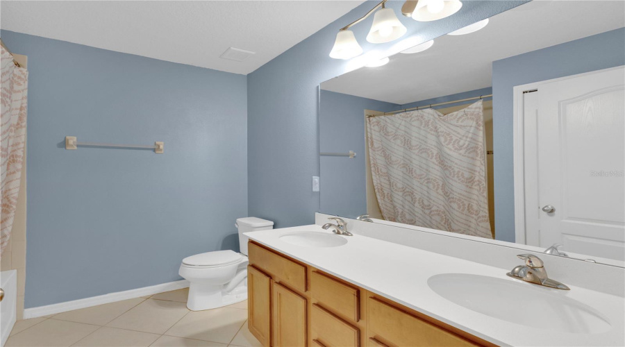 DAVENPORT, Florida 33837, 5 Bedrooms Bedrooms, ,3 BathroomsBathrooms,Residential,For Sale,WHIRLAWAY,0,MFRO6393311