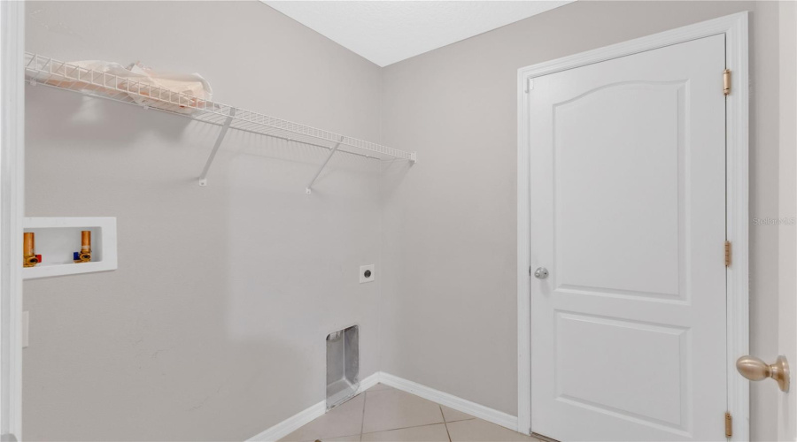 DAVENPORT, Florida 33837, 5 Bedrooms Bedrooms, ,3 BathroomsBathrooms,Residential,For Sale,WHIRLAWAY,0,MFRO6393311