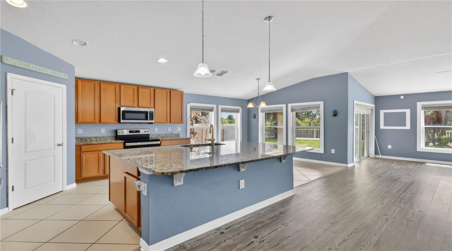 DAVENPORT, Florida 33837, 5 Bedrooms Bedrooms, ,3 BathroomsBathrooms,Residential,For Sale,WHIRLAWAY,0,MFRO6393311