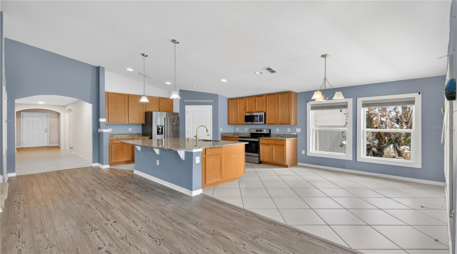 DAVENPORT, Florida 33837, 5 Bedrooms Bedrooms, ,3 BathroomsBathrooms,Residential,For Sale,WHIRLAWAY,0,MFRO6393311