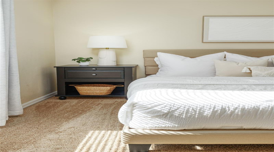 DAVENPORT, Florida 33896, 4 Bedrooms Bedrooms, ,2 BathroomsBathrooms,Residential,For Sale,ROBIN,0,MFRL4958683