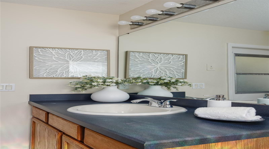 DAVENPORT, Florida 33896, 4 Bedrooms Bedrooms, ,2 BathroomsBathrooms,Residential,For Sale,ROBIN,0,MFRL4958683