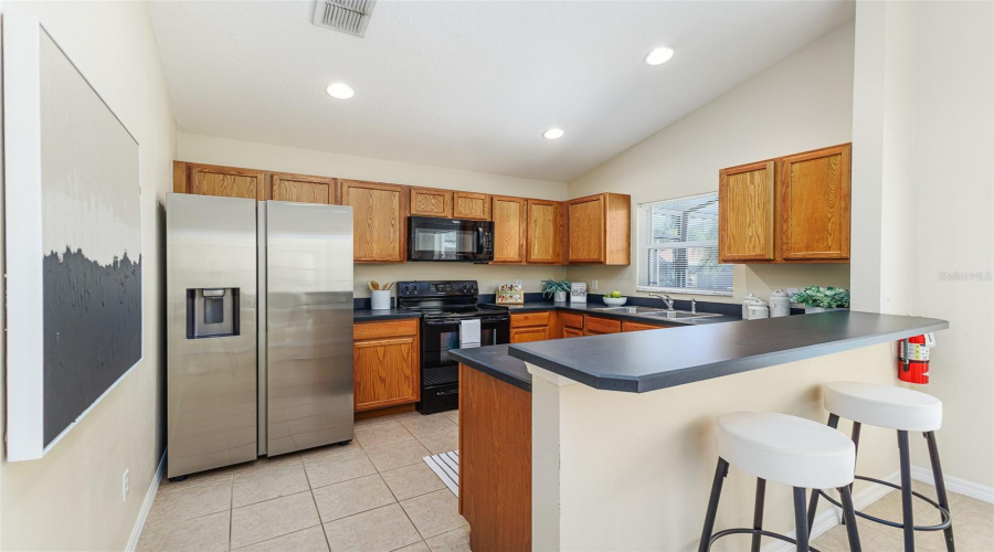 Kitchen with Breakfast Bar