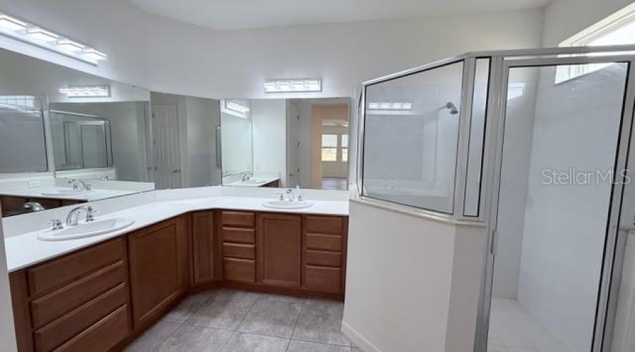 KISSIMMEE, Florida 34746, 4 Bedrooms Bedrooms, ,3 BathroomsBathrooms,Residential,For Sale,SHORESIDE,0,MFRO6393484