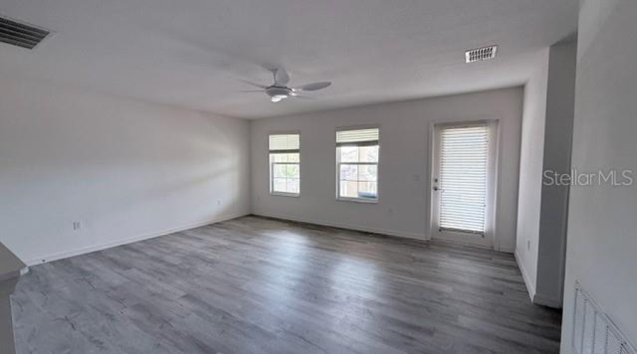 KISSIMMEE, Florida 34746, 4 Bedrooms Bedrooms, ,3 BathroomsBathrooms,Residential,For Sale,SHORESIDE,0,MFRO6393484