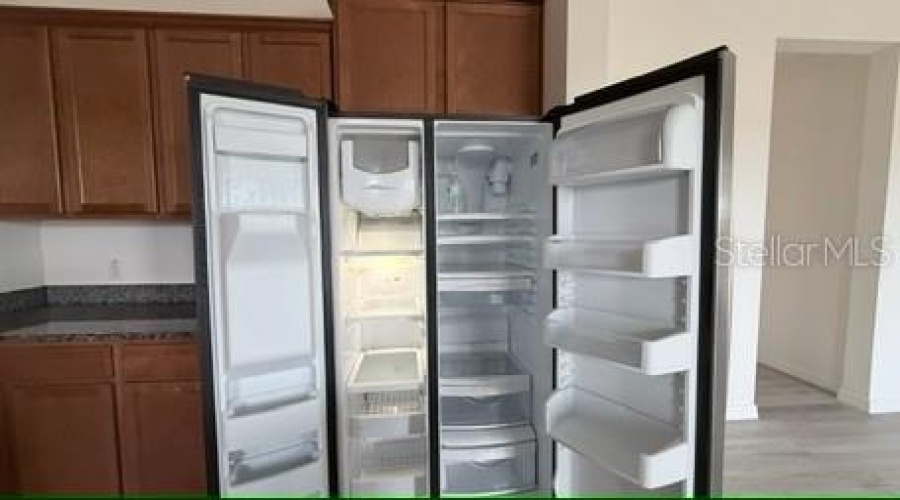 KISSIMMEE, Florida 34746, 4 Bedrooms Bedrooms, ,3 BathroomsBathrooms,Residential,For Sale,SHORESIDE,0,MFRO6393484