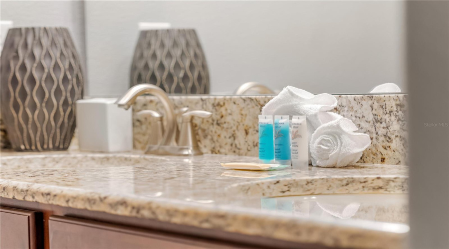 DAVENPORT, Florida 33896, 9 Bedrooms Bedrooms, ,5 BathroomsBathrooms,Residential,For Sale,WEDGE,0,MFRO6394575