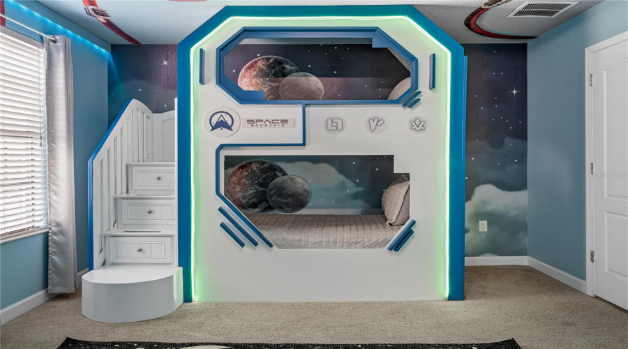 DAVENPORT, Florida 33896, 9 Bedrooms Bedrooms, ,5 BathroomsBathrooms,Residential,For Sale,WEDGE,0,MFRO6394575