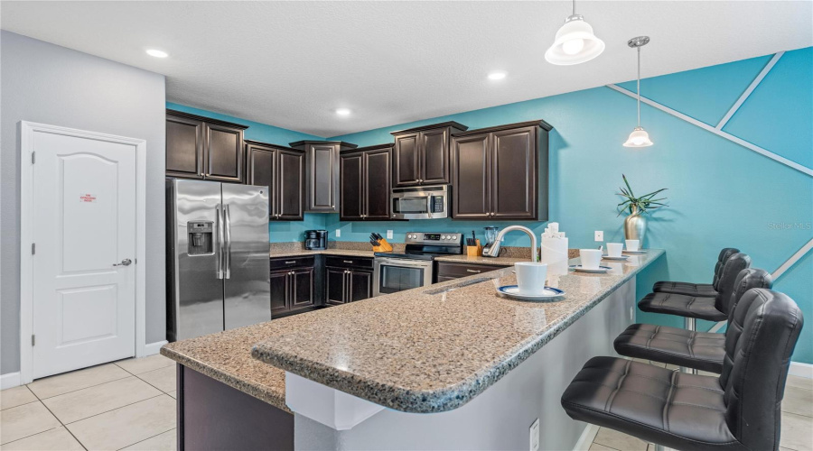 DAVENPORT, Florida 33896, 9 Bedrooms Bedrooms, ,5 BathroomsBathrooms,Residential,For Sale,WEDGE,0,MFRO6394575