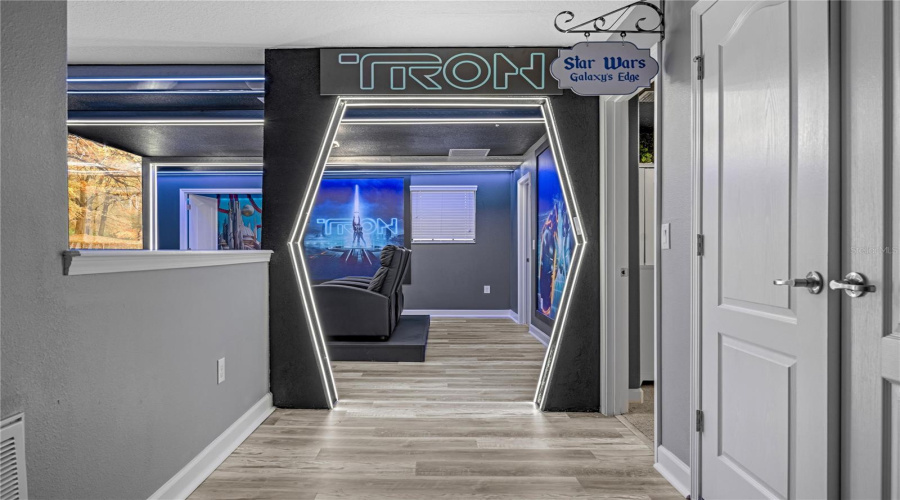 DAVENPORT, Florida 33896, 9 Bedrooms Bedrooms, ,5 BathroomsBathrooms,Residential,For Sale,WEDGE,0,MFRO6394575